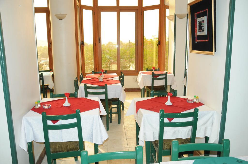 Nile Hotel Asszuán Kültér fotó