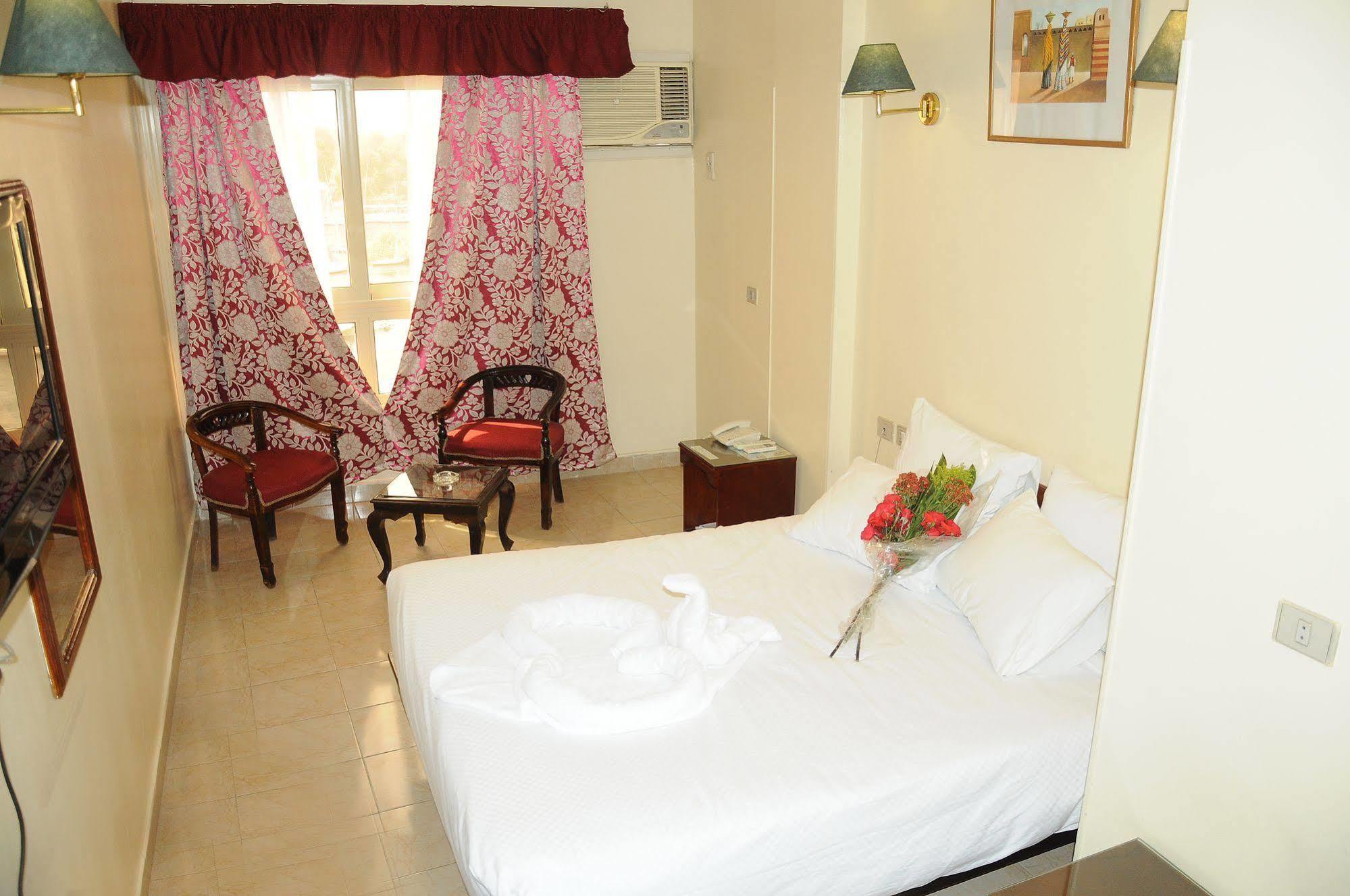 Nile Hotel Asszuán Kültér fotó